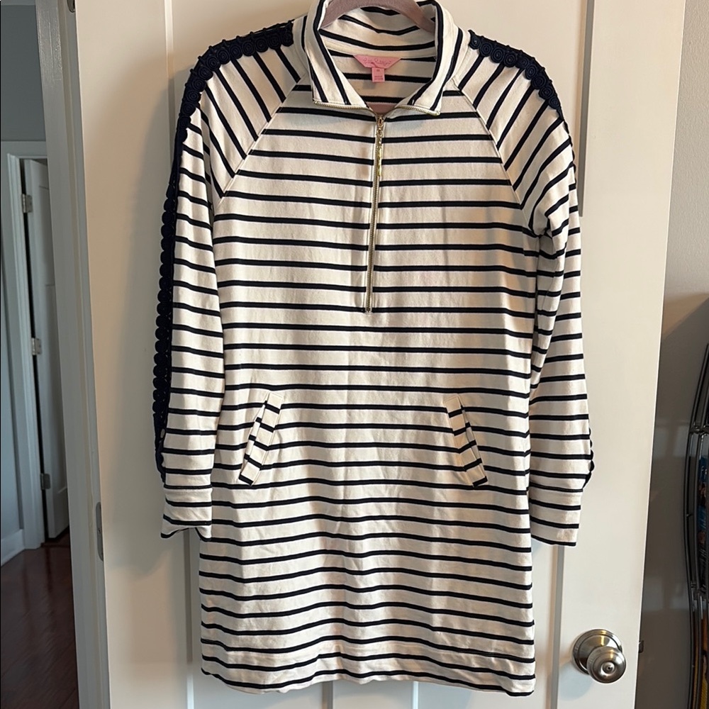 Lilly Pulitzer Popover Dress in Navy and White EUC Size Medium